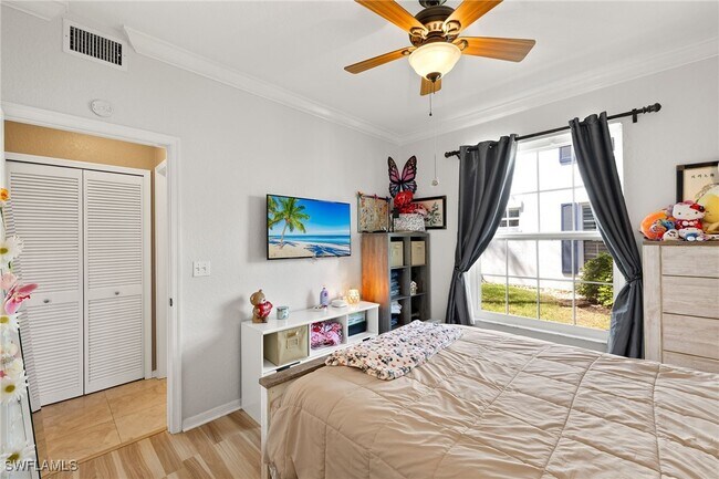 7087 Barrington Cir in Naples, FL - Foto de edificio - Building Photo