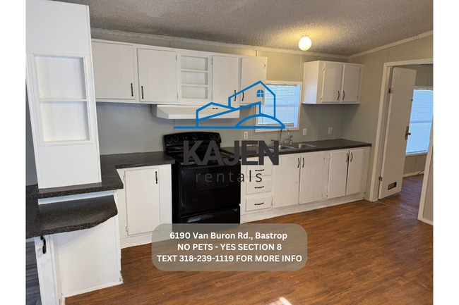 6190 Van Buron Rd in Bastrop, LA - Building Photo - Building Photo