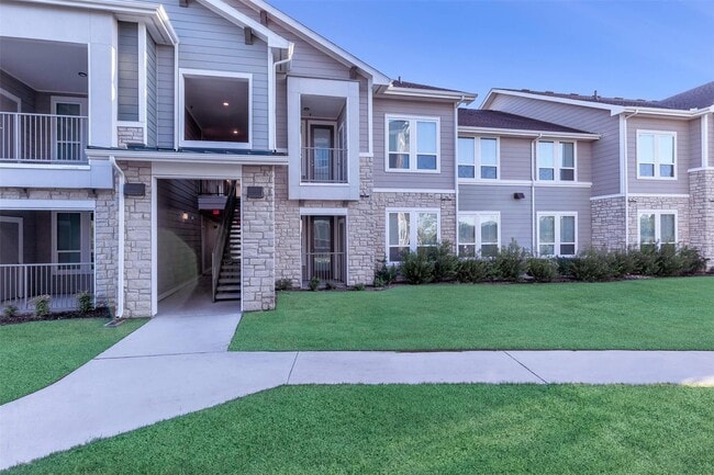 property at 4633 Campus Dr