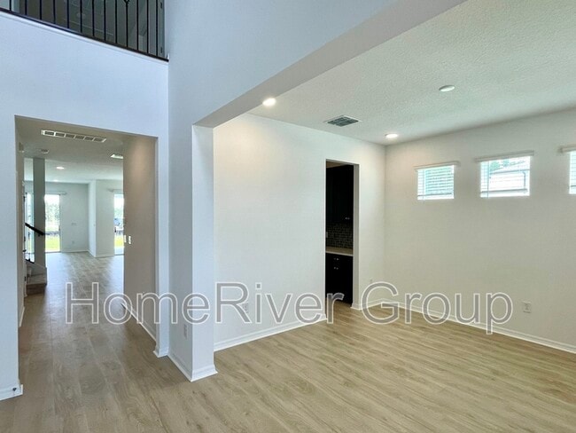 10701 New Morning Dr in Tampa, FL - Building Photo - Building Photo