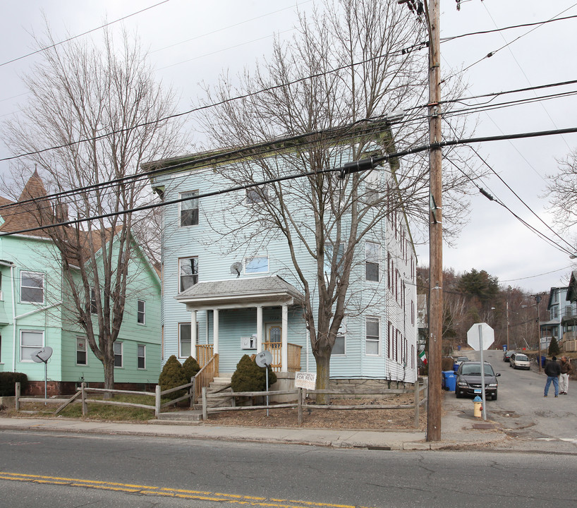 1730 Thomaston Ave in Waterbury, CT - Foto de edificio