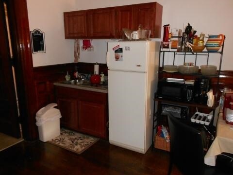 1061 Beacon St, Unit 2 in Brookline, MA - Building Photo - Building Photo