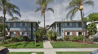 4935-4941 Whitsett Ave in Valley Village, CA - Building Photo