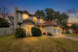 11918 Snow Finch Rd in Austin, TX - Building Photo - Building Photo