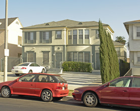 1018 S Norton Ave in Los Angeles, CA - Building Photo - Building Photo