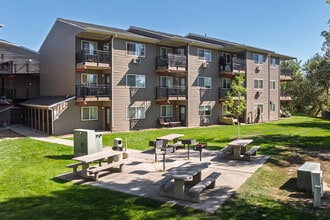 Riverbend Apartments in Missoula, MT - Building Photo - Building Photo