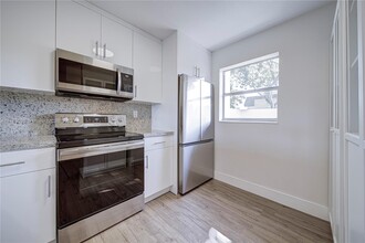 8329 SW 137th Ave in Miami, FL - Building Photo - Building Photo