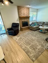 8073 Treecrest Ave in Citrus Heights, CA - Foto de edificio - Building Photo