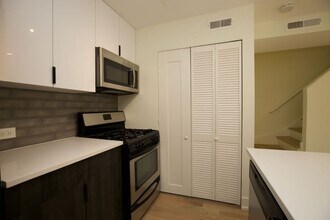 947 W Grace St in Chicago, IL - Building Photo - Building Photo