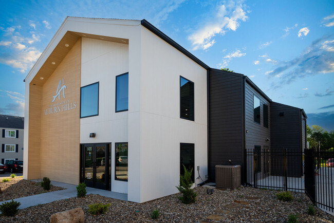 The Residences of Auburn Hills in Topeka, KS - Foto de edificio - Building Photo