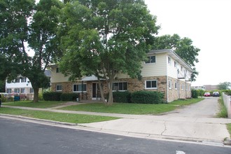 1710-1712 Onsgard Rd in Madison, WI - Building Photo - Building Photo