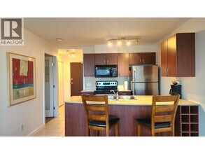 610 Granville St in Vancouver, BC - Building Photo - Building Photo