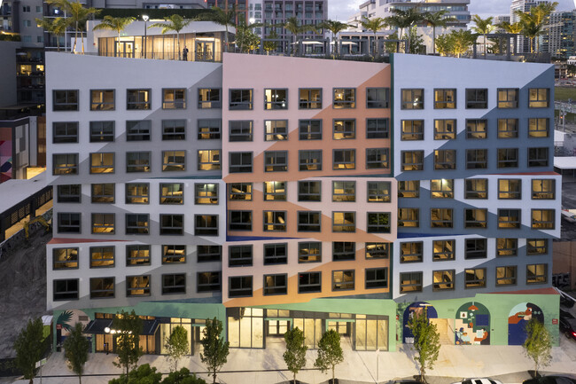 i5 Wynwood Co-Living in Miami, FL - Foto de edificio - Building Photo