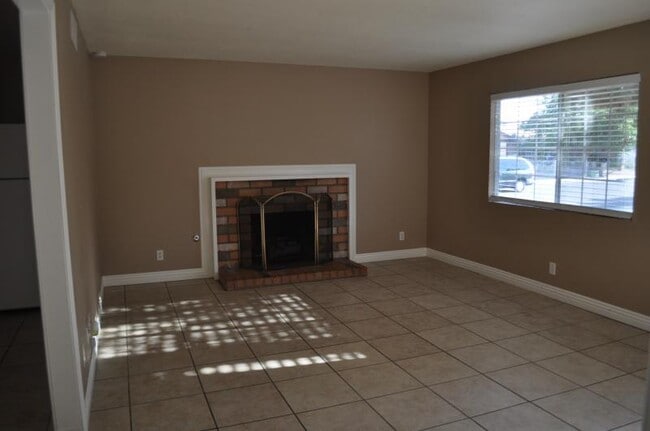 401 Calaveras Ct in Las Vegas, NV - Building Photo - Building Photo