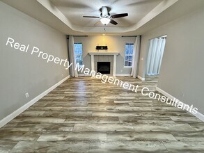 1003 Redwood Dr in Raymore, MO - Building Photo - Building Photo