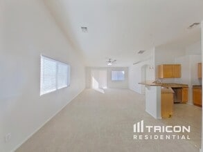 6914 S 38th Ln in Phoenix, AZ - Building Photo - Building Photo