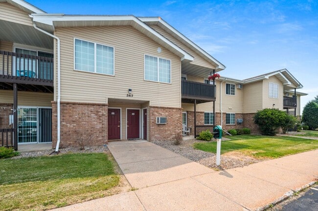 Charlotte Court Apartments