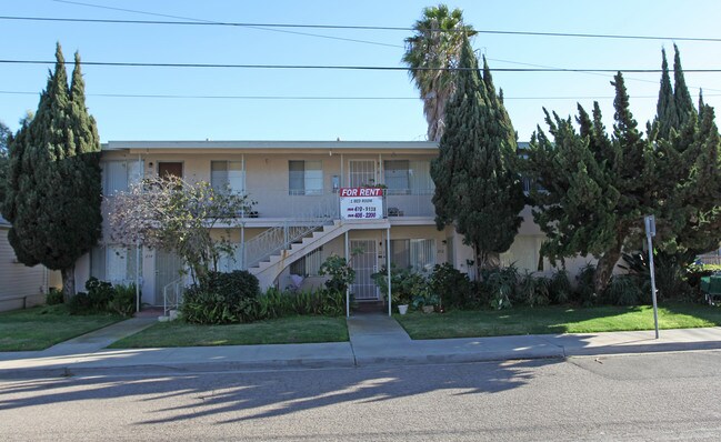 252-264 Davidson St in Chula Vista, CA - Building Photo - Building Photo