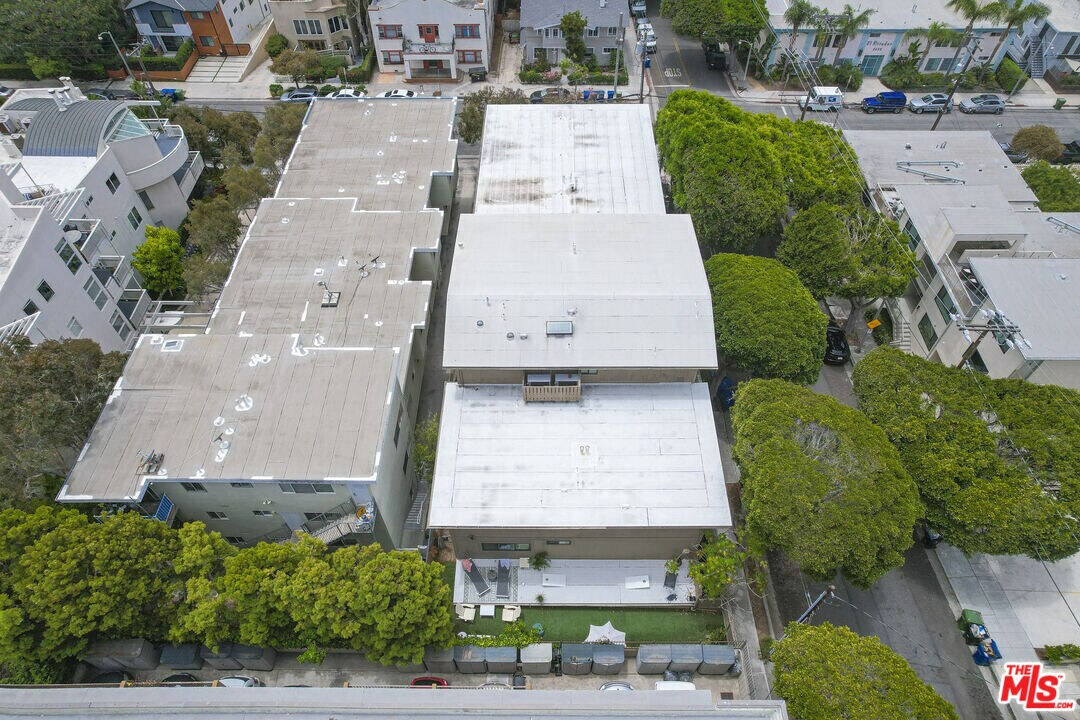 302 Ashland Ave in Santa Monica, CA - Building Photo