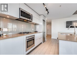 108-1108 W Cordova St in Vancouver, BC - Building Photo - Building Photo