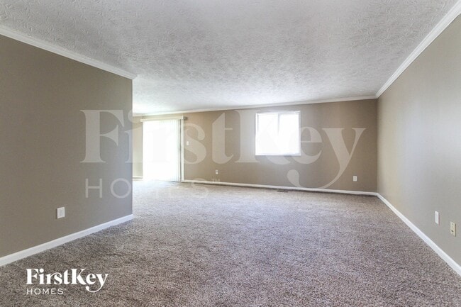 3735 Valley Lake Dr in Indianapolis, IN - Foto de edificio - Building Photo