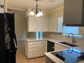 8306 Springtime Ln in Houston, TX - Building Photo - Building Photo