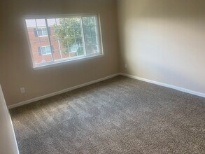 25340 Shiawassee Cir, Unit Shiawassee Condos in Southfield, MI - Foto de edificio - Building Photo