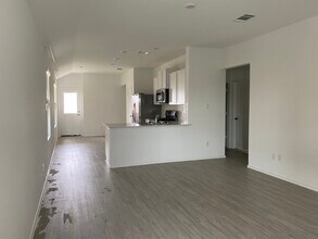 204 Sunset Deer Ln in Andice, TX - Building Photo - Building Photo