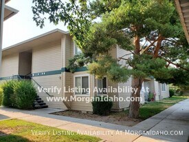 6723 W Overland Rd in Boise, ID - Building Photo