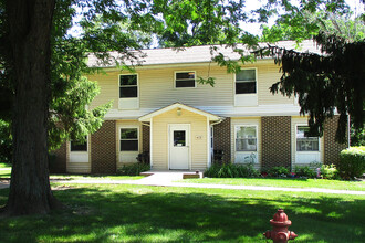 Highland Oglesby Apartments in Oglesby, IL - Building Photo - Building Photo