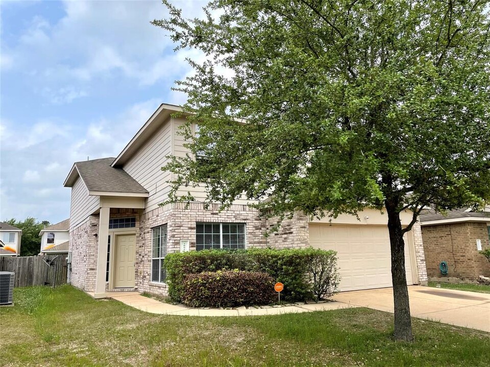 20927 Roxette Ct in Humble, TX - Foto de edificio