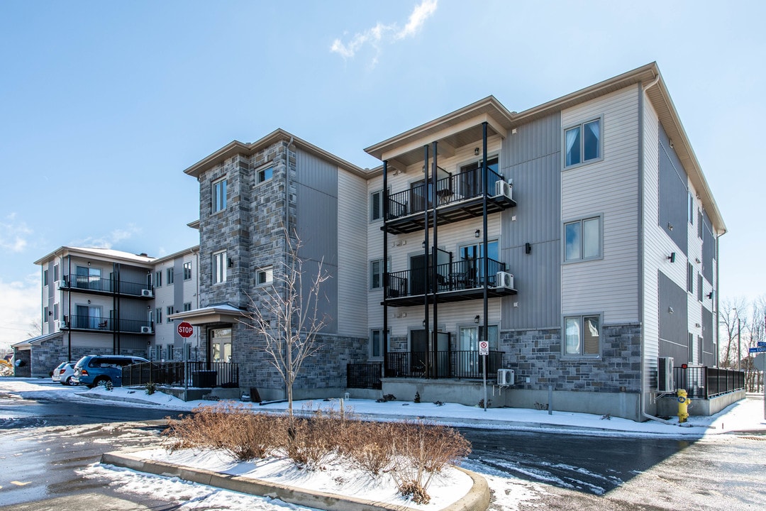 Le Bouleau in Embrun, ON - Building Photo