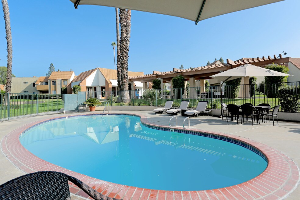 Cal Poly Pomona Residential Suites Apartments Pomona, CA Apartments