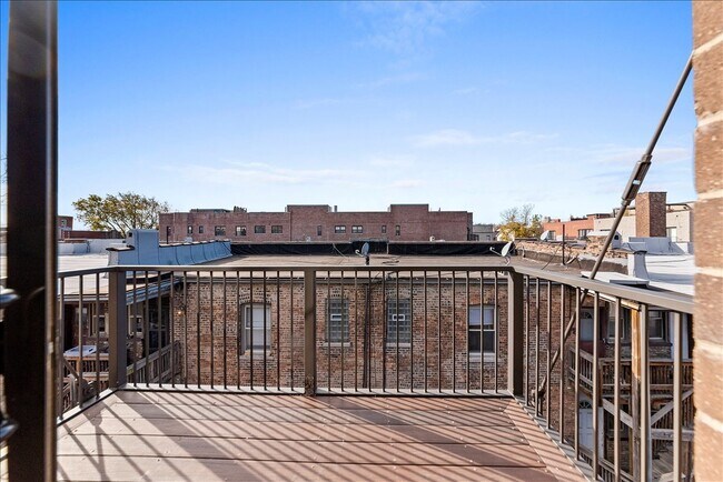 3122 N Broadway in Chicago, IL - Building Photo - Building Photo