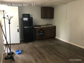 10534 Marina Way in Boca Raton, FL - Building Photo
