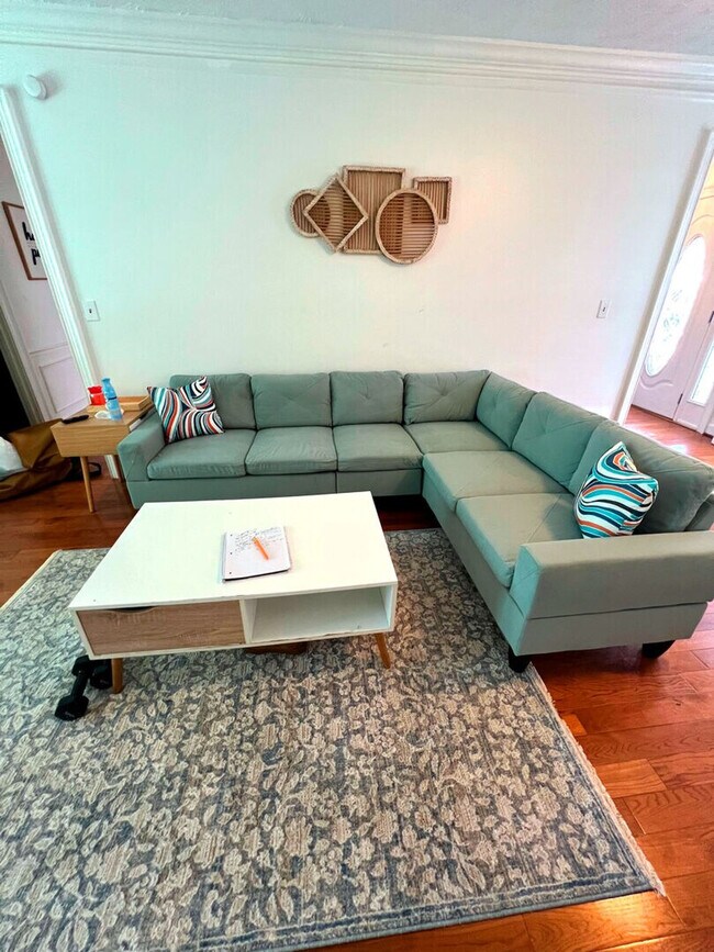 1223 Settlebench Ln in Kennesaw, GA - Foto de edificio - Building Photo