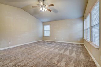 1808 NW 143rd St in Edmond, OK - Foto de edificio - Building Photo