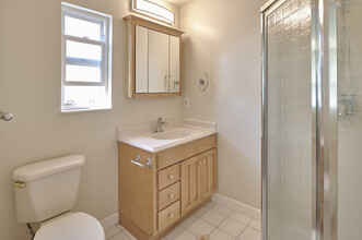 960 61st St in Oakland, CA - Foto de edificio - Building Photo