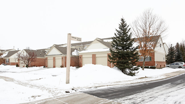 Turnberry Village in Ann Arbor, MI - Foto de edificio - Building Photo