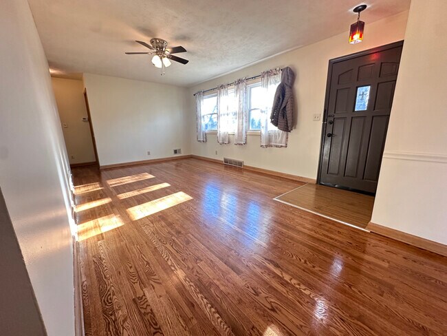 8506 Izard St in Omaha, NE - Building Photo - Building Photo