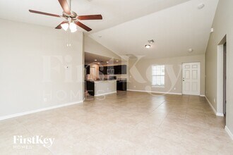 2101 NW 10th Terrace in Cape Coral, FL - Foto de edificio - Building Photo