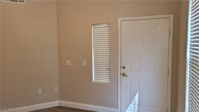 9975 Peace Way in Las Vegas, NV - Foto de edificio - Building Photo