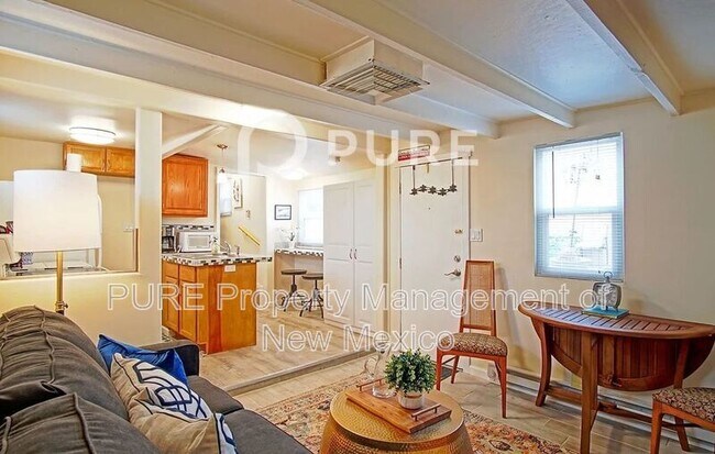 404 Dartmouth Dr NE in Albuquerque, NM - Building Photo - Building Photo