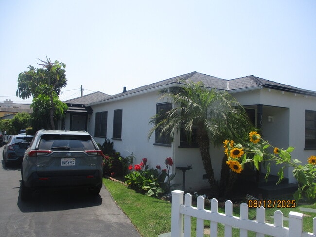 1040 Ocean Park Blvd, Unit B