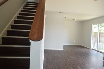 7536 Oak Chase in San Antonio, TX - Foto de edificio - Building Photo