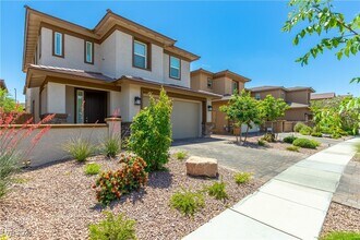 360 Espressivo St in Henderson, NV - Building Photo - Building Photo