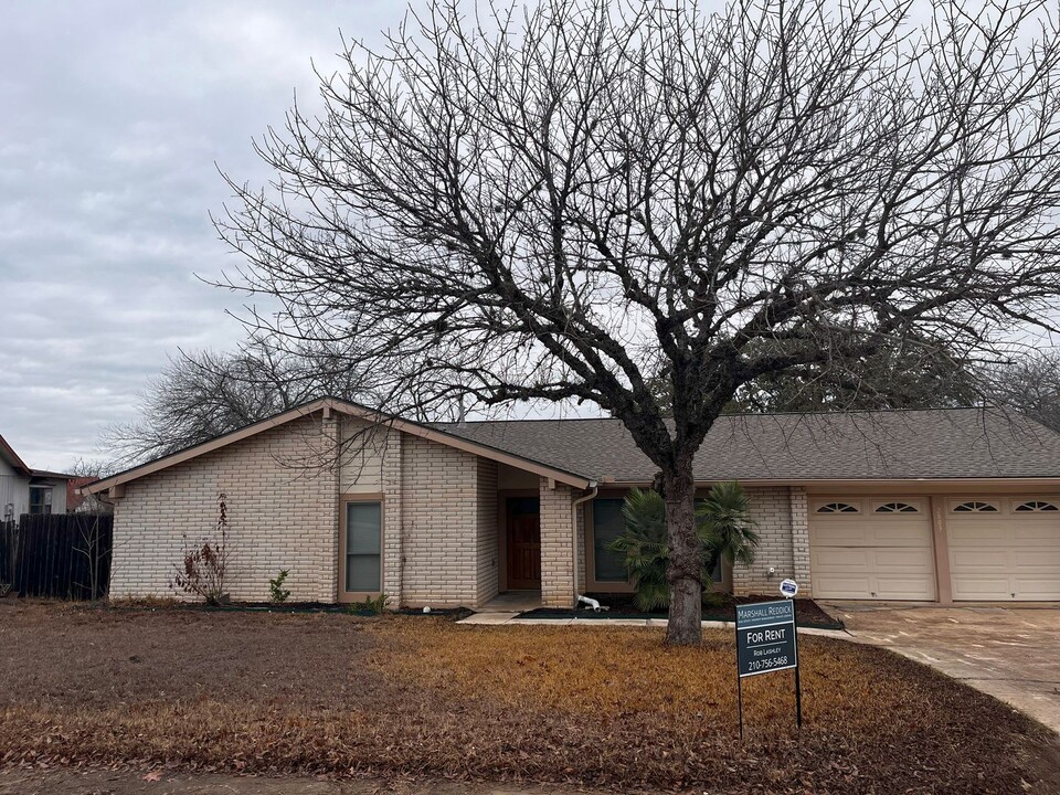 2803 Lake Oak in San Antonio, TX - Building Photo