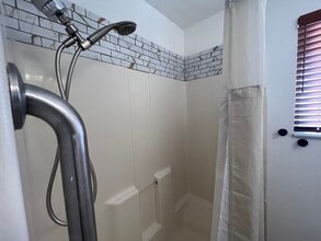 505 A St, Unit 5 in Daly City, CA - Foto de edificio - Building Photo