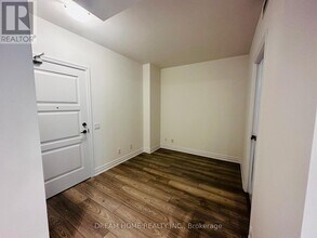 36 Elm Dr W in Mississauga, ON - Building Photo - Building Photo