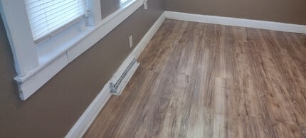 Room in House on Alma St in Durham, NC - Building Photo - Building Photo